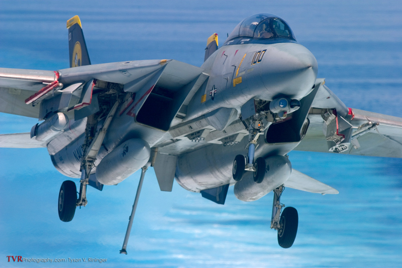 Illustration for article titled All These Jaw-Dropping Airplane Images Were Taken By This Flying Photog